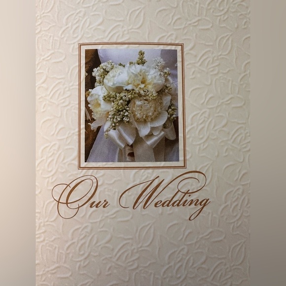 Two NWOT Elegant Cream Wedding Photo Albums - Picture 8 of 9